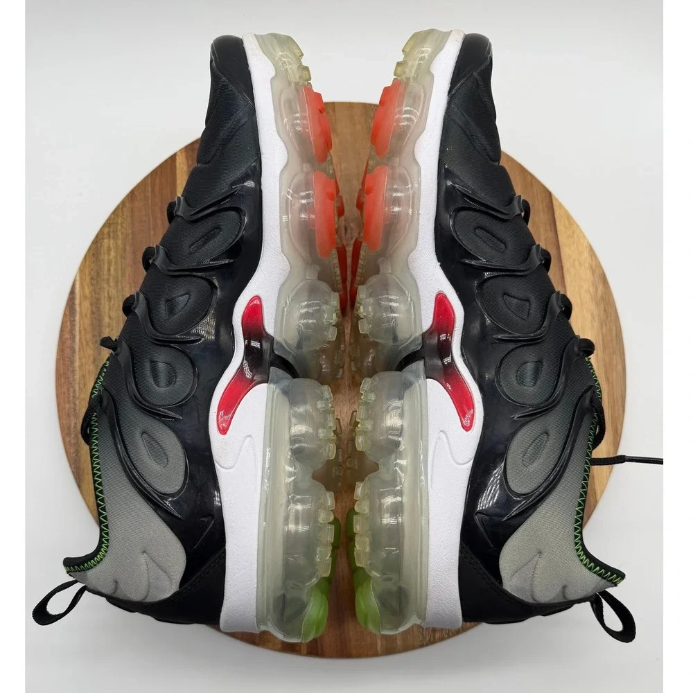 Nike Air VaporMax Plus Worldwide Men's Size 11 Black Green Flash Crimson  0413